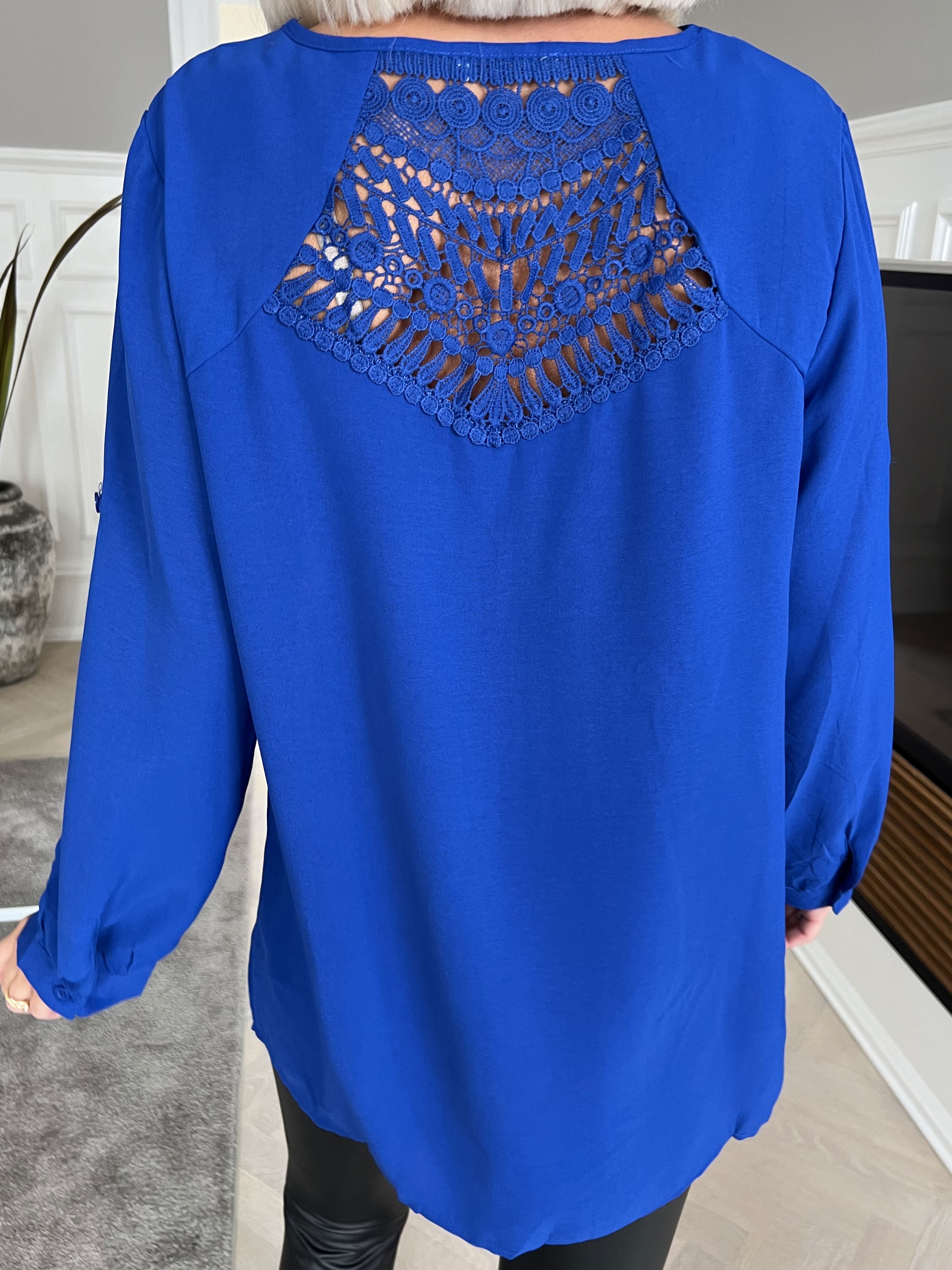 Rita - Sød tunika med blonde på ryggen